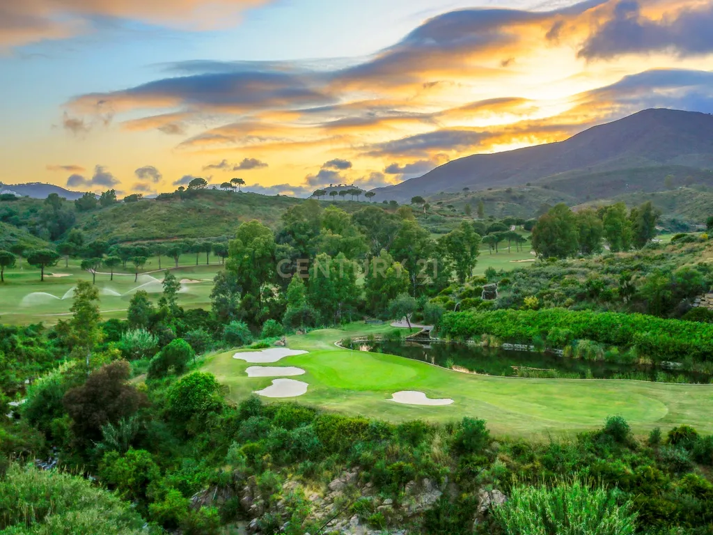Apartamentos Modernos com Vistas Panorâmicas para o Golf em Solana Village - Image 21